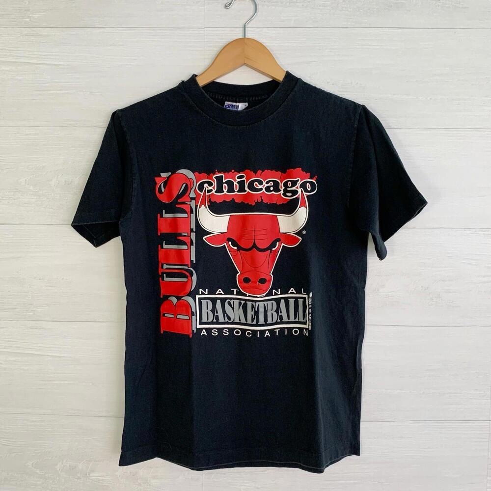 Vintage 1990 Chicago Bulls - Black Bull logo NBA t-shirt Trench Ultra, M